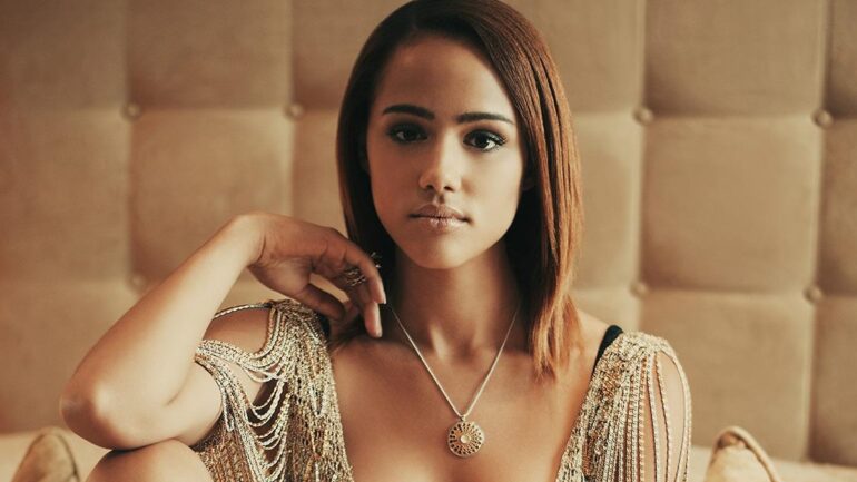 Nathalie Emmanuel – Altura – Peso – Medidas corporais – Cor dos olhos