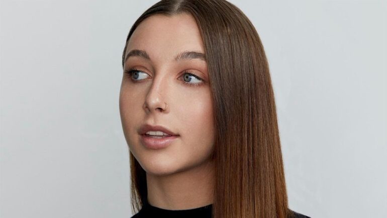 Emma Chamberlain – Altura – Peso – Medidas corporais – Cor dos olhos