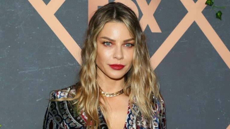 Lauren German – Altura – Peso – Medidas corporais – Cor dos olhos