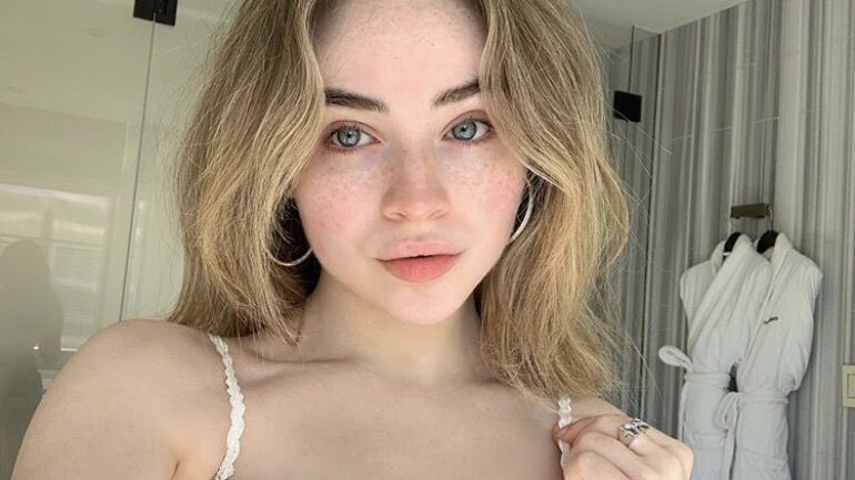 Sabrina Carpenter – Altura – Peso – Medidas corporais – Cor dos olhos