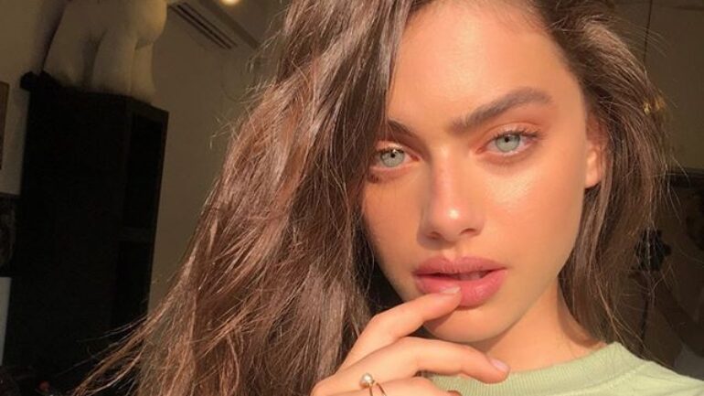 Yael Shelbia – Altura – Peso – Medidas corporais – Cor dos olhos
