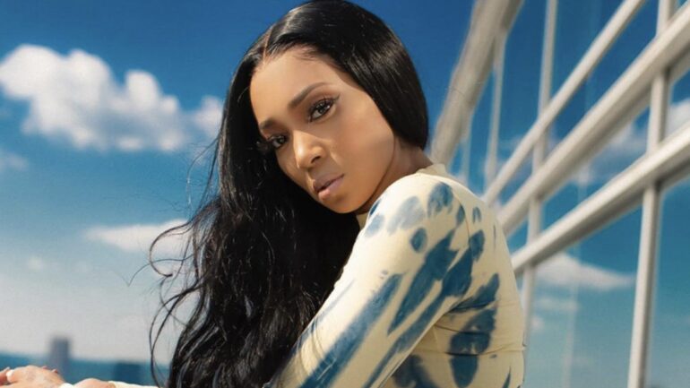 Monica (Cantora) – Altura – Peso – Medidas – Cor dos olhos