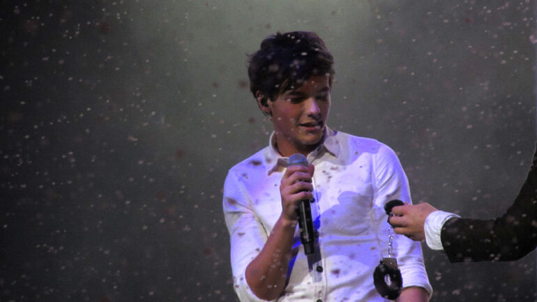 Louis Tomlinson Altura – Peso – Medidas – Cor dos olhos